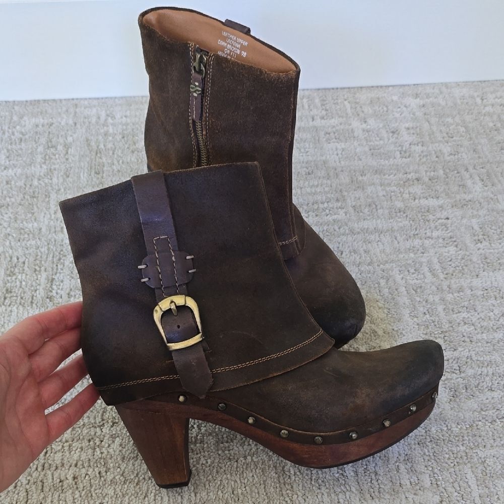 Earthies | LACARNE Leather Ankle Boots with Wooden Platform